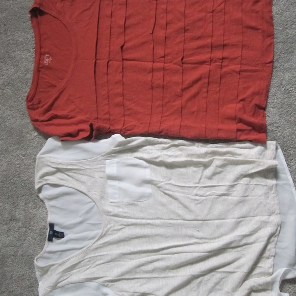 2 pack Size Small Tops- GAP and LOFT - Picture 2 of 6